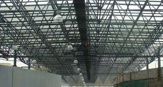 松原听网架公司的名目师阐述其网架的季节个性